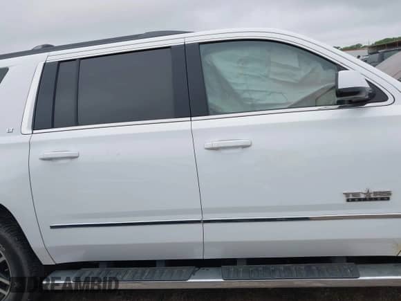 2017 Chevrolet Suburban LT с VIN 1GNSCHKC3HR333409, выставлен на аукционе IAAI как лот 42201558 с пробегом 130 394 миль миль и . История ставок и продаж доступна на DreamBid. Изображение 13.