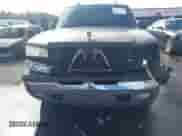 2005 Chevrolet Silverado 1500 LS z VIN 2GCEC13T751113285, wystawiony jako IAAI lot #43371745 z przebiegiem 231 600 mil mil oraz . Historia ofert i sprzedaży dostępna na DreamBid. Obrazek 6.