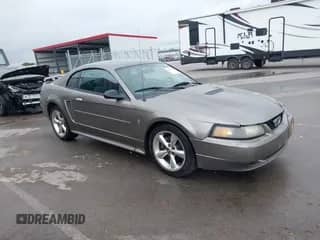 2002 Ford Mustang Standard z VIN 1FAFP40432F228757, wystawiony jako IAAI lot #42790363 z przebiegiem 174 376 mil mil oraz . Historia ofert i sprzedaży dostępna na DreamBid. Obrazek 1.