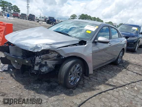 2024 Hyundai Elantra SEL z VIN KMHLM4DG1RU661330, wystawiony jako IAAI lot #42961158 z przebiegiem 35 414 mil mil oraz . Historia ofert i sprzedaży dostępna na DreamBid. Obrazek 2.