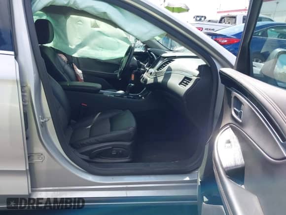 2016 Chevrolet Impala LT z VIN 2G1105SA8G9138532, wystawiony jako IAAI lot #43269051 z przebiegiem 141 773 mil mil oraz . Historia ofert i sprzedaży dostępna na DreamBid. Obrazek 5.