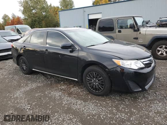 2014 Toyota Camry XLE z VIN 4T4BF1FK7ER408731, wystawiony jako Copart lot #90808625 z przebiegiem 114 466 mil mil oraz Czysty tytuł • Clean title. Historia ofert i sprzedaży dostępna na DreamBid. Obrazek 4.