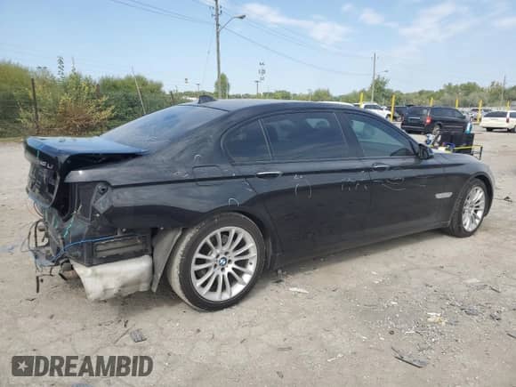 2013 BMW 7 Series 740Li xDrive с VIN WBAYF4C53DDE23525, выставлен на аукционе Copart как лот 80295795 с пробегом 125 312 миль миль и Списание • Salvage title. История ставок и продаж доступна на DreamBid. Изображение 3.
