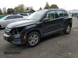 2017 Volkswagen Tiguan S с VIN WVGBV7AXXHK000954, выставлен на аукционе Copart как лот 71860675 с пробегом 111 131 миль миль и Списание • Salvage title. История ставок и продаж доступна на DreamBid. Изображение 1.