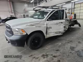 2019 Ram 1500 Tradesman z VIN 1C6RR7FG4KS579082, wystawiony jako Copart lot #68294685 z przebiegiem Nie podano mil oraz Szkoda całkowita • Salvage title. Historia ofert i sprzedaży dostępna na DreamBid. Obrazek 1.