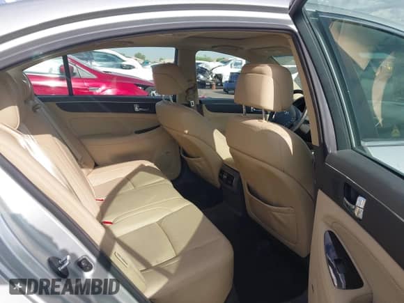 2011 Hyundai Genesis с VIN KMHGC4DF9BU124934, выставлен на аукционе IAAI как лот 42788156 с пробегом 63 448 миль миль и . История ставок и продаж доступна на DreamBid. Изображение 8.
