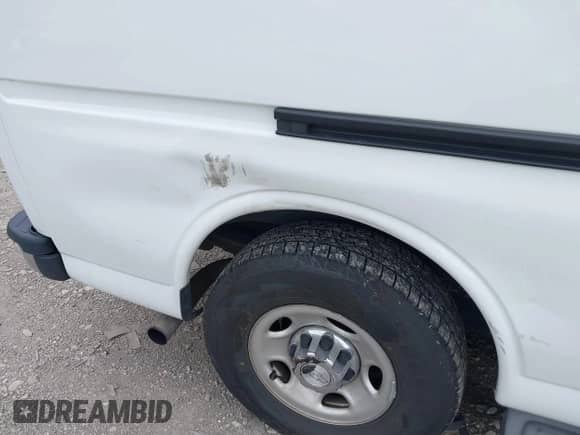 2020 Chevrolet Express Passenger LT with VIN 1GAZGPFG0L1170592, listed as a IAAI auction lot 39919731 with 124,012 mi miles and . Bid and sale history available at DreamBid. Image 18.