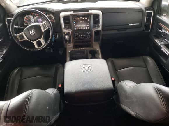 2016 Ram 1500 Laramie z VIN 1C6RR7NM4GS374537, wystawiony jako Copart lot #72037345 z przebiegiem 192 433 mil mil oraz Szkoda całkowita • Salvage title. Historia ofert i sprzedaży dostępna na DreamBid. Obrazek 8.