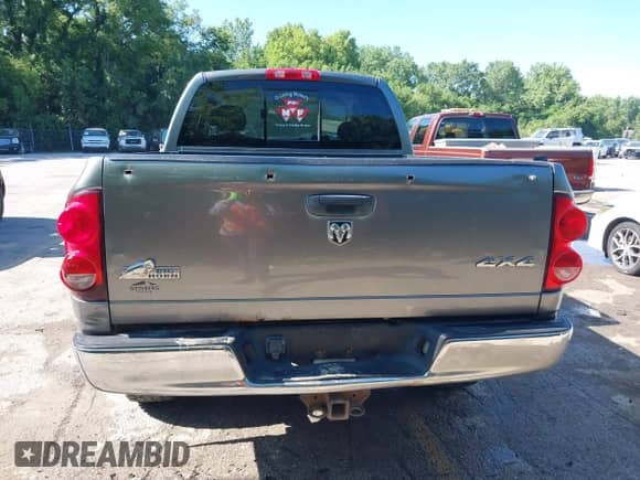 2008 Dodge 1500 SLT with VIN 1D7HU18258J120438, listed as a IAAI auction lot 42595650 with 255,496 mi miles and . Bid and sale history available at DreamBid. Image 16.