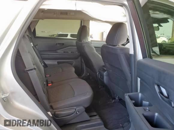 2025 Nissan Pathfinder S z VIN 5N1DR3AA7SC254706, wystawiony jako Copart lot #70686285 z przebiegiem 6 746 mil mil oraz Czysty tytuł • Clean title. Historia ofert i sprzedaży dostępna na DreamBid. Obrazek 10.