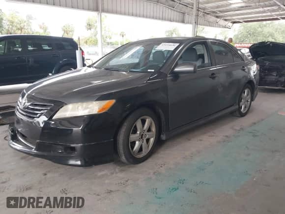 2008 Toyota Camry LE z VIN 4T1BE46K88U219881, wystawiony jako IAAI lot #43154636 z przebiegiem 203 834 mil mil oraz . Historia ofert i sprzedaży dostępna na DreamBid. Obrazek 17.