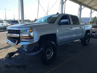 2017 Chevrolet Silverado 1500 LT z VIN 3GCPCRECXHG194539, wystawiony jako IAAI lot #43294157 z przebiegiem 81 136 mil mil oraz . Historia ofert i sprzedaży dostępna na DreamBid. Obrazek 2.