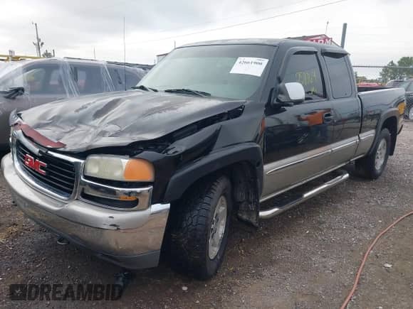 2002 GMC Sierra 1500 SLE z VIN 2GTEK19T921307032, wystawiony jako IAAI lot #42661900 z przebiegiem 258 769 mil mil oraz . Historia ofert i sprzedaży dostępna na DreamBid. Obrazek 17.