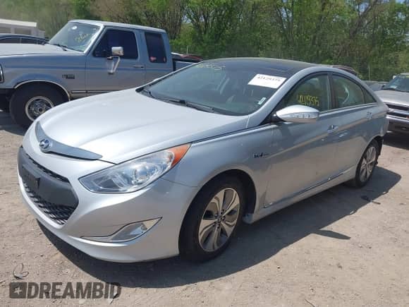 2015 Hyundai Sonata Limited с VIN KMHEC4A48FA122531, выставлен на аукционе IAAI как лот 42129375 с пробегом 107 611 миль миль и . История ставок и продаж доступна на DreamBid. Изображение 20.