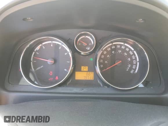 2008 Saturn VUE XR z VIN 3GSCL537X8S566976, wystawiony jako Copart lot #76620564 z przebiegiem 79 711 mil mil oraz Szkoda całkowita • Salvage title. Historia ofert i sprzedaży dostępna na DreamBid. Obrazek 9.