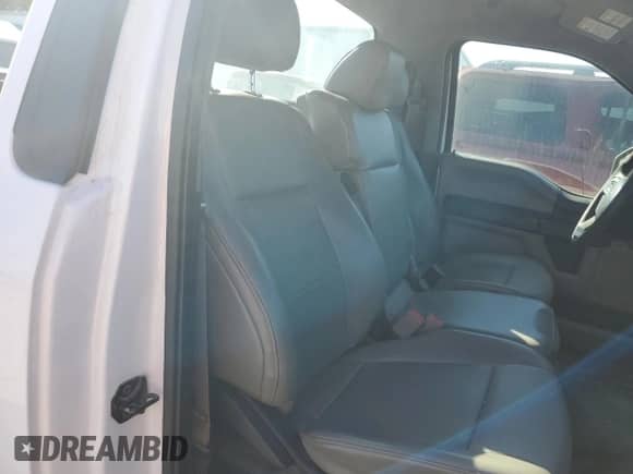 2016 Ford F-150 XL z VIN 1FTMF1CF3GKD90080, wystawiony jako Copart lot #86893035 z przebiegiem Nie podano mil oraz Szkoda całkowita • Salvage title. Historia ofert i sprzedaży dostępna na DreamBid. Obrazek 10.