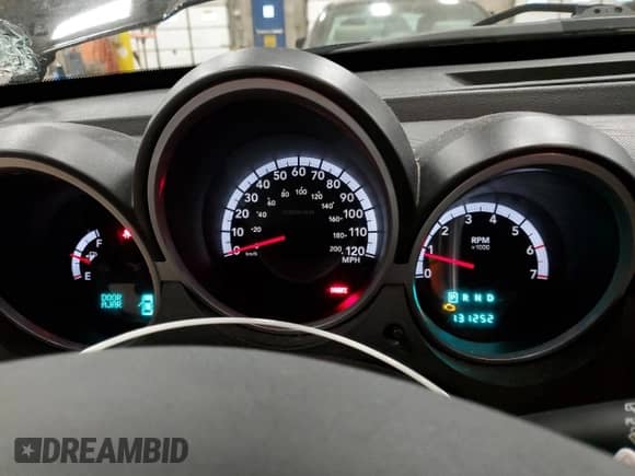 2007 Dodge Nitro R/T с VIN 1D8GU58607W632238, выставлен на аукционе Copart как лот 49226445 с пробегом 131 252 миль миль и Списание • Salvage title. История ставок и продаж доступна на DreamBid. Изображение 9.