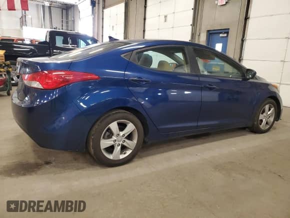 2013 Hyundai Elantra GLS z VIN KMHDH4AE2DU838861, wystawiony jako Copart lot #89492265 z przebiegiem 98 988 mil mil oraz Czysty tytuł • Clean title. Historia ofert i sprzedaży dostępna na DreamBid. Obrazek 3.