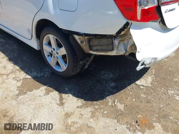 2014 Toyota Camry L with VIN 4T1BF1FK0EU770328, listed as a IAAI auction lot 43172276 with Not provided miles and . Bid and sale history available at DreamBid. Image 17.