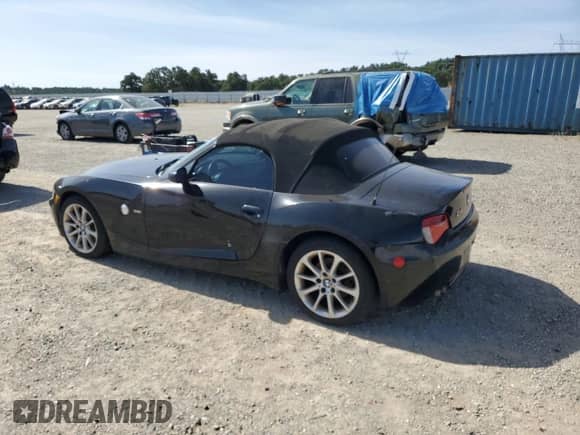 2006 BMW Z4 3.0i с VIN 4USBU33516LW66615, выставлен на аукционе Copart как лот 61217905 с пробегом 186 677 миль миль и На запчасти • Non repairable. История ставок и продаж доступна на DreamBid. Изображение 2.