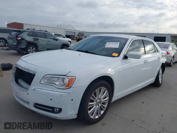 2014 Chrysler 300 с VIN 2C3CCARG3EH249426, выставлен на аукционе IAAI как лот 42741582 с пробегом 178 965 миль миль и . История ставок и продаж доступна на DreamBid. Изображение 2.