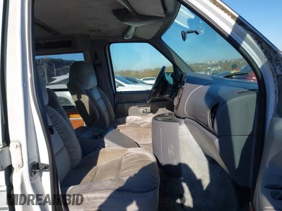 1999 Ford Econoline Cargo с VIN 1FDRE14W4XHA47293, выставлен на аукционе IAAI как лот 43502948 с пробегом 113 556 миль миль и . История ставок и продаж доступна на DreamBid. Изображение 5.