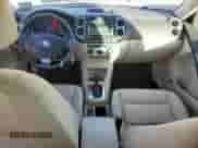 2009 Volkswagen Tiguan SE с VIN WVGBV75N09W527307, выставлен на аукционе Copart как лот 81914695 с пробегом 38 154 миль миль и Списание • Salvage title. История ставок и продаж доступна на DreamBid. Изображение 8.