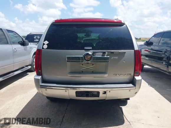 2013 Cadillac Escalade with VIN 1GYS3AEF0DR219037, listed as a IAAI auction lot 42755060 with 132,292 mi miles and . Bid and sale history available at DreamBid. Image 15.