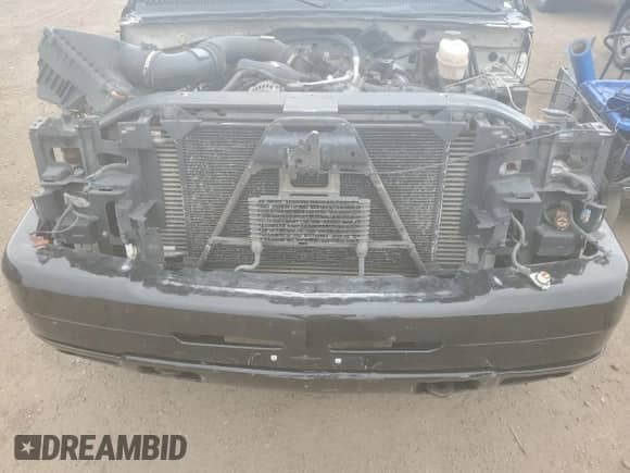 2005 Chevrolet Silverado 3500 z VIN 1GBJK34295E322324, wystawiony jako Copart lot #55604185 z przebiegiem 246 422 mil mil oraz Szkoda całkowita • Salvage title. Historia ofert i sprzedaży dostępna na DreamBid. Obrazek 11.