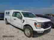 2022 Ford F-150 XL z VIN 1FTEX1C56NKE34594, wystawiony jako IAAI lot #43129684 z przebiegiem 42 628 mil mil oraz . Historia ofert i sprzedaży dostępna na DreamBid. Obrazek 1.