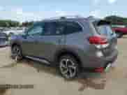 2022 Subaru Forester Touring z VIN JF2SKARC5NH461243, wystawiony jako Copart lot #68267745 z przebiegiem 22 221 mil mil oraz Szkoda całkowita • Salvage title. Historia ofert i sprzedaży dostępna na DreamBid. Obrazek 2.