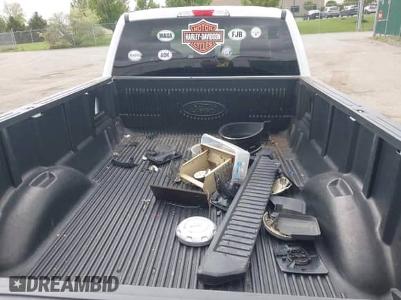 2019 Ford F-150 XL with VIN 1FTMF1CP6KKF11931, listed as a IAAI auction lot 42263673 with 81,578 mi miles and . Bid and sale history available at DreamBid. Image 8.