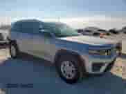 2023 Jeep Grand Cherokee Altitude z VIN 1C4RJHAG1PC669515, wystawiony jako Copart lot #72056605 z przebiegiem 33 375 mil mil oraz Szkoda całkowita • Salvage title. Historia ofert i sprzedaży dostępna na DreamBid. Obrazek 4.