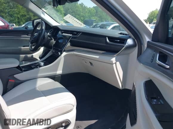 2021 Jeep Grand Cherokee Overland with VIN 1C4RJKDG4M8145556, listed as a IAAI auction lot 42441573 with 86,046 mi miles and . Bid and sale history available at DreamBid. Image 5.