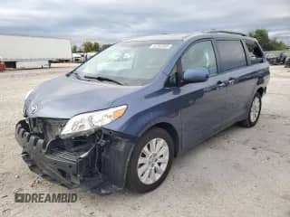 2015 Toyota Sienna Limited с VIN 5TDDK3DC9FS127157, выставлен на аукционе Copart как лот 82362895 с пробегом 101 877 миль миль и Списание • Salvage title. История ставок и продаж доступна на DreamBid. Изображение 1.