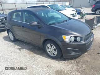 2013 Chevrolet Sonic LT с VIN 1G1JC6SH3D4196119, выставлен на аукционе IAAI как лот 41867032 с пробегом 110 360 миль миль и . История ставок и продаж доступна на DreamBid. Изображение 1.