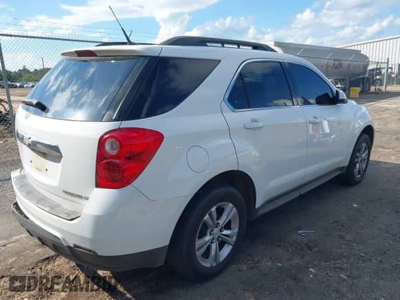 2011 Chevrolet Equinox 2LT with VIN 2CNALPEC7B6214657, listed as a IAAI auction lot 43271276 with 227,787 mi miles and . Bid and sale history available at DreamBid. Image 4.
