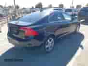 2012 Volvo S60 T5 с VIN YV1622FS6C2041857, выставлен на аукционе IAAI как лот 42861578 с пробегом 121 188 миль миль и . История ставок и продаж доступна на DreamBid. Изображение 4.