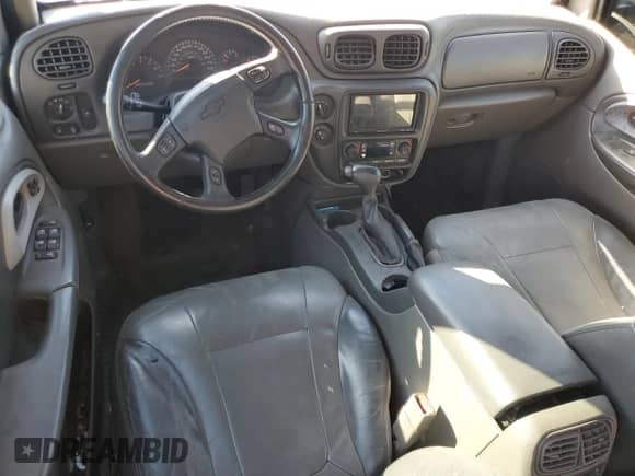 2003 Chevrolet TrailBlazer LTZ с VIN 1GNDT13S532242052, выставлен на аукционе Copart как лот 85823175 с пробегом 171 406 миль миль и Списание • Salvage title. История ставок и продаж доступна на DreamBid. Изображение 8.