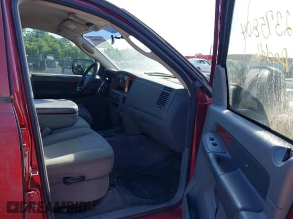 2006 Dodge 1500 SLT with VIN 3D7KS19DX6G158399, listed as a IAAI auction lot 42375804 with 330,402 mi miles and . Bid and sale history available at DreamBid. Image 5.