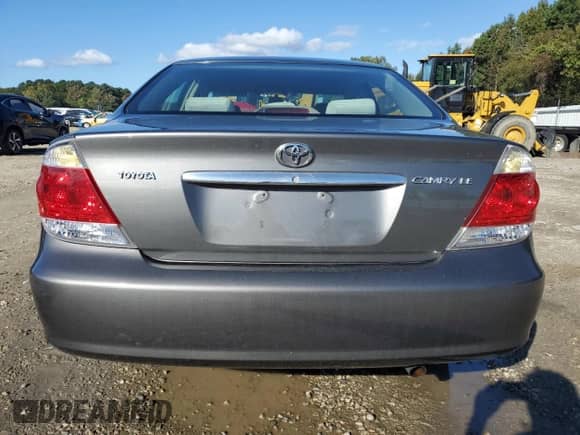 2005 Toyota Camry LE with VIN 4T1BE32K45U504508, listed as a Copart auction lot 82257485 with 132,453 mi miles and Salvage title. Bid and sale history available at DreamBid. Image 6.