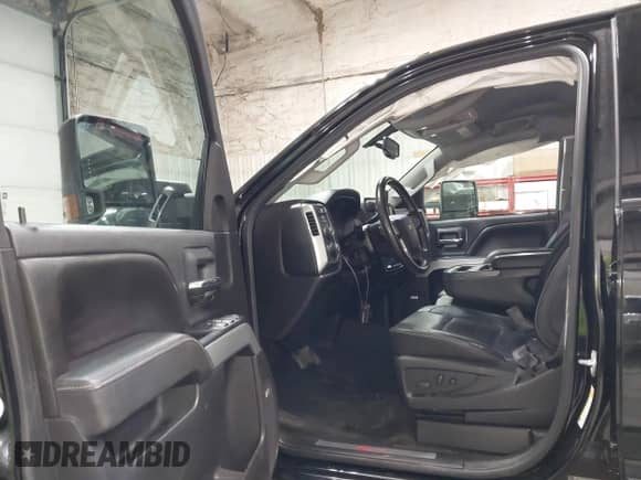 2016 Chevrolet Silverado 2500HD LT z VIN 1GC2KVE82GZ161549, wystawiony jako IAAI lot #41861168 z przebiegiem 44 354 mil mil oraz . Historia ofert i sprzedaży dostępna na DreamBid. Obrazek 5.