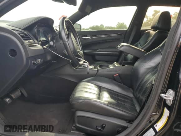 2018 Chrysler 300 S с VIN 2C3CCAGG0JH141620, выставлен на аукционе Copart как лот 70351505 с пробегом 142 917 миль миль и Списание • Salvage title. История ставок и продаж доступна на DreamBid. Изображение 7.