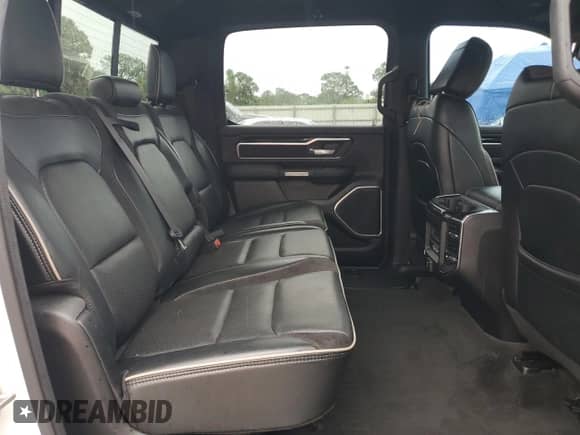 2020 Ram 1500 Laramie z VIN 1C6RREJT7LN160720, wystawiony jako Copart lot #70410455 z przebiegiem 55 863 mil mil oraz Nie do naprawy • Non repairable. Historia ofert i sprzedaży dostępna na DreamBid. Obrazek 10.