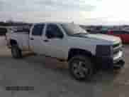 2008 Chevrolet Silverado 3500HD SRW Work Truck z VIN 1GCHC33K48F100412, wystawiony jako Copart lot #44030635 z przebiegiem 275 913 mil mil oraz Szkoda całkowita • Salvage title. Historia ofert i sprzedaży dostępna na DreamBid. Obrazek 4.