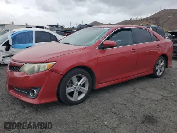 2014 Toyota Camry SE Sport с VIN 4T1BF1FK0EU771561, выставлен на аукционе Copart как лот 86292725 с пробегом 201 725 миль миль и Списание • Salvage title. История ставок и продаж доступна на DreamBid. Изображение 1.
