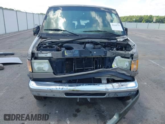 2002 Ford Econoline Cargo Recreational with VIN 1FDRE14L72HB80077, listed as a IAAI auction lot 42626721 with 218,830 mi miles and . Bid and sale history available at DreamBid. Image 14.