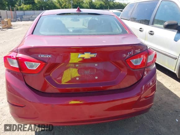 2019 Chevrolet Cruze LT с VIN 1G1BE5SM9K7134886, выставлен на аукционе IAAI как лот 43165622 с пробегом 107 649 миль миль и . История ставок и продаж доступна на DreamBid. Изображение 17.