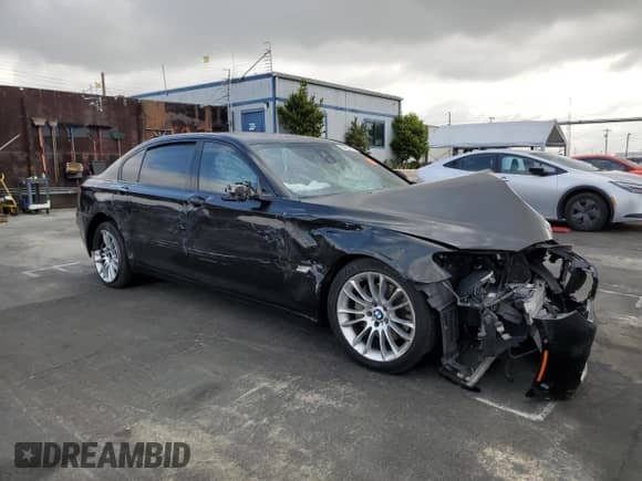 2014 BMW 7 Series 740Li с VIN WBAYE4C58ED138448, выставлен на аукционе Copart как лот 54923875 с пробегом Не указан миль и Списание • Salvage title. История ставок и продаж доступна на DreamBid. Изображение 4.