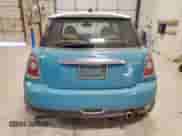 2009 MINI Hardtop с VIN WMWMF33569TT69852, выставлен на аукционе Copart как лот 85374365 с пробегом 139 441 миль миль и Списание • Salvage title. История ставок и продаж доступна на DreamBid. Изображение 6.